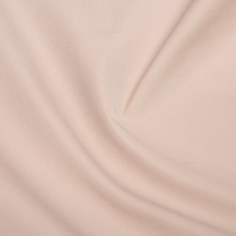 چگونه یک لباس را بپوشانید: راهنمای گام به گام با نکات پارچه بافته شده